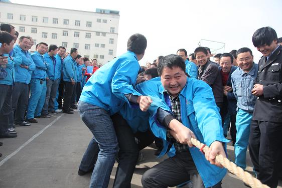 各参赛队在严重激励的角逐